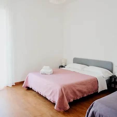 Casa Cornelia Station *